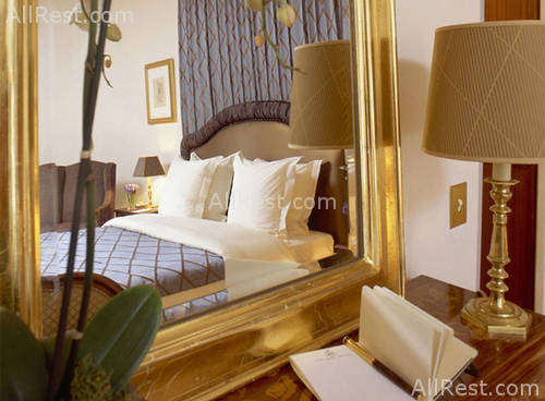 Hotel Le Royal Monceau 13